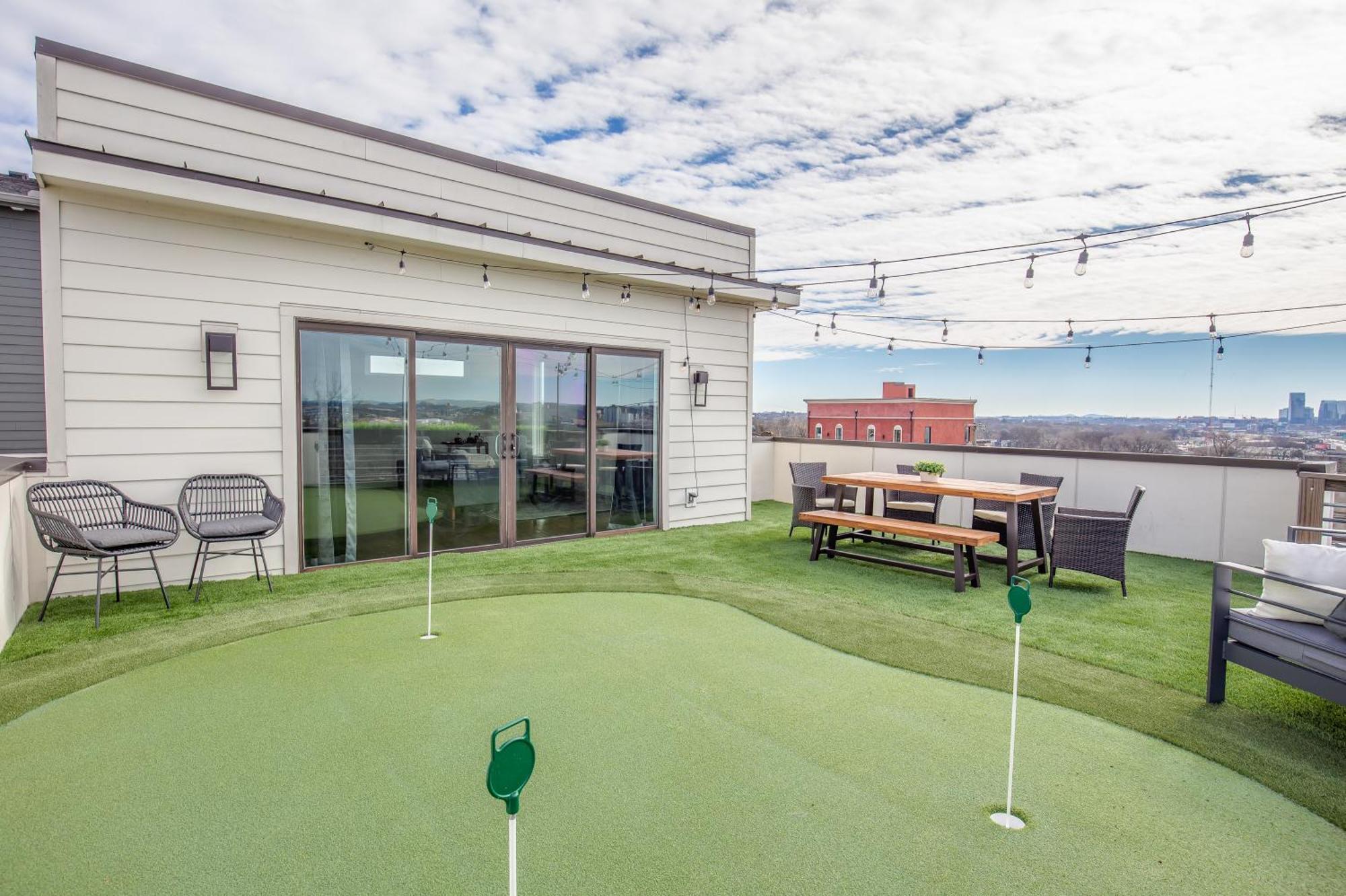 Whiskey House With Rooftop Golf, City Views! 8Min To Downtown! Sleeps 9! Nashville Exterior photo
