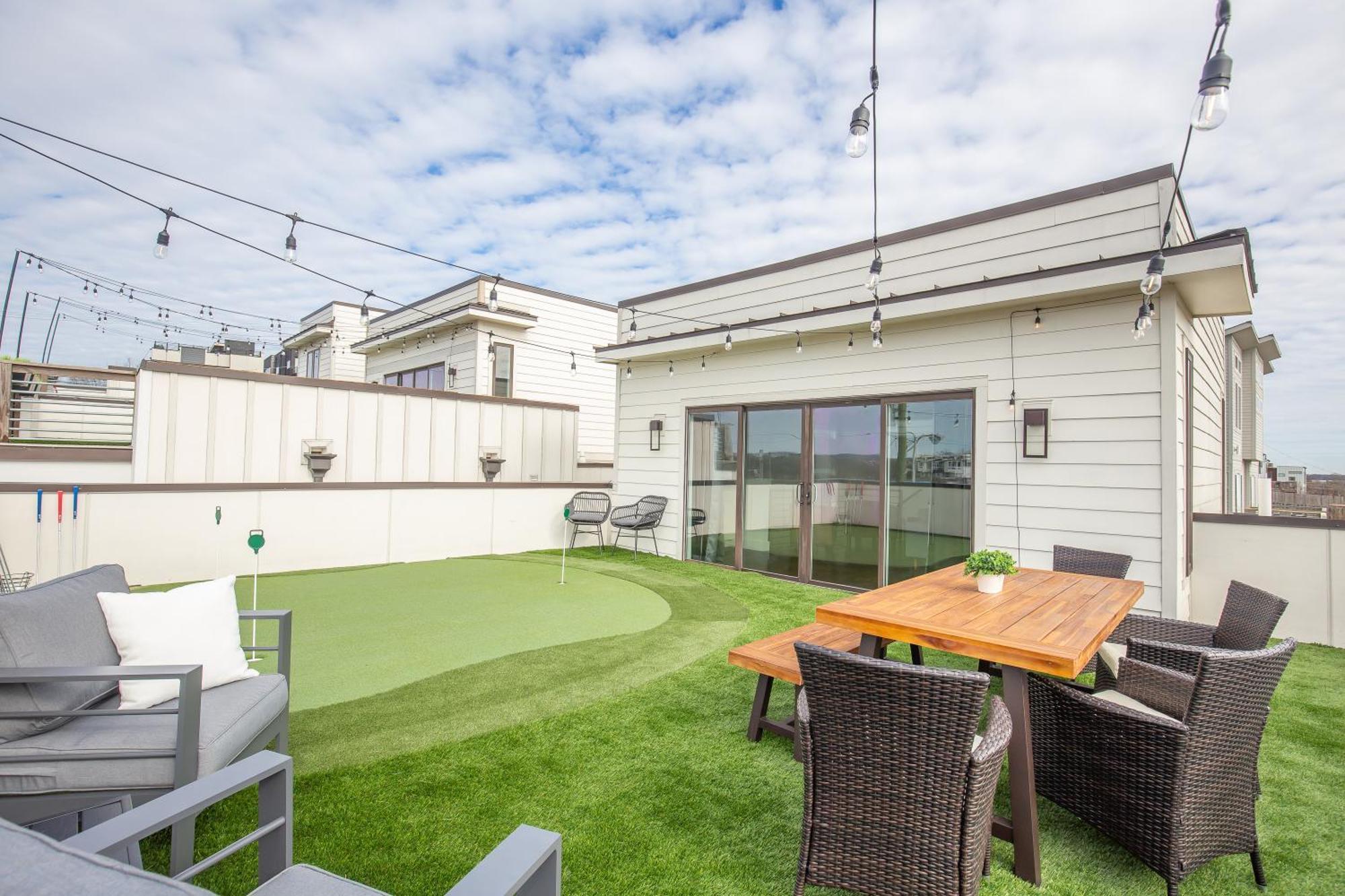 Whiskey House With Rooftop Golf, City Views! 8Min To Downtown! Sleeps 9! Nashville Exterior photo